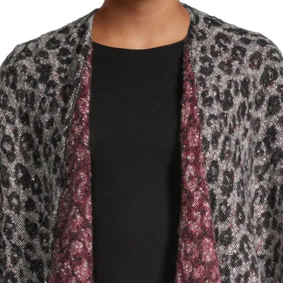 Vince Camuto sequined Boucle sweater wrap - Picture 2 of 6